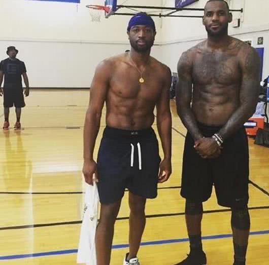 篮球应声入 篮球应声入