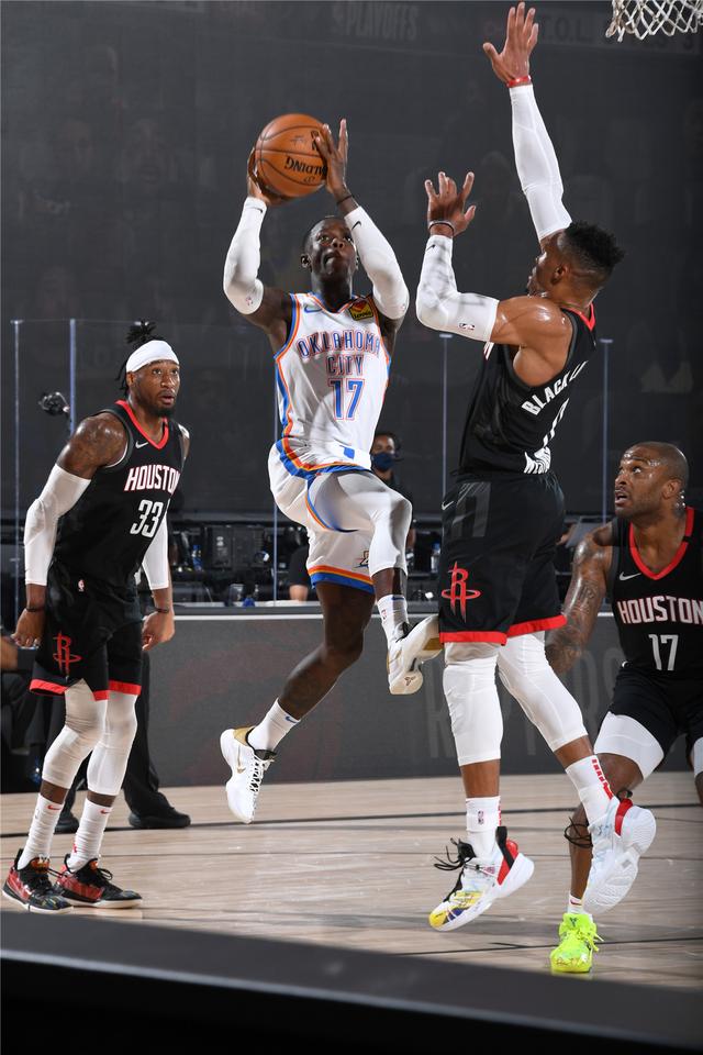 年轻才俊 年轻才俊