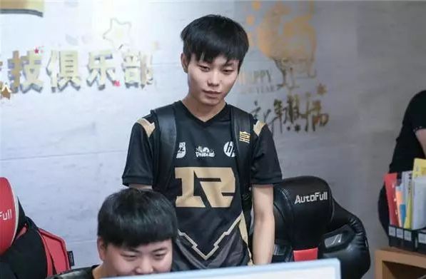 帮助球队扭 帮助球队扭