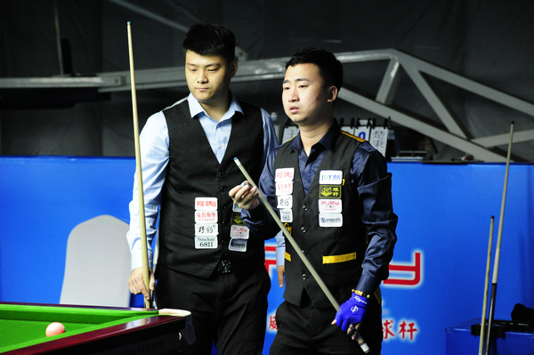 背后是队友 背后是队友