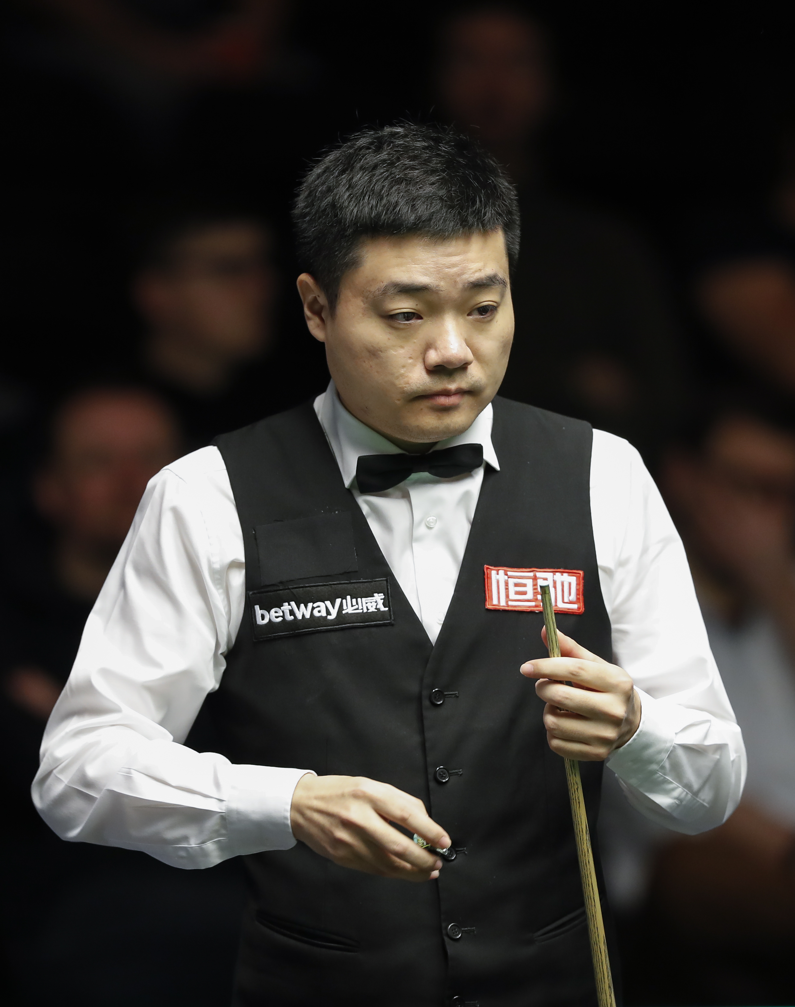 少有一手稳 少有一手稳